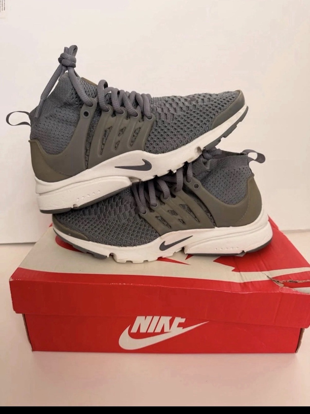 Nike Air Presto Flyknit Ultra Women's Sneakers Cool Grey White Size 6